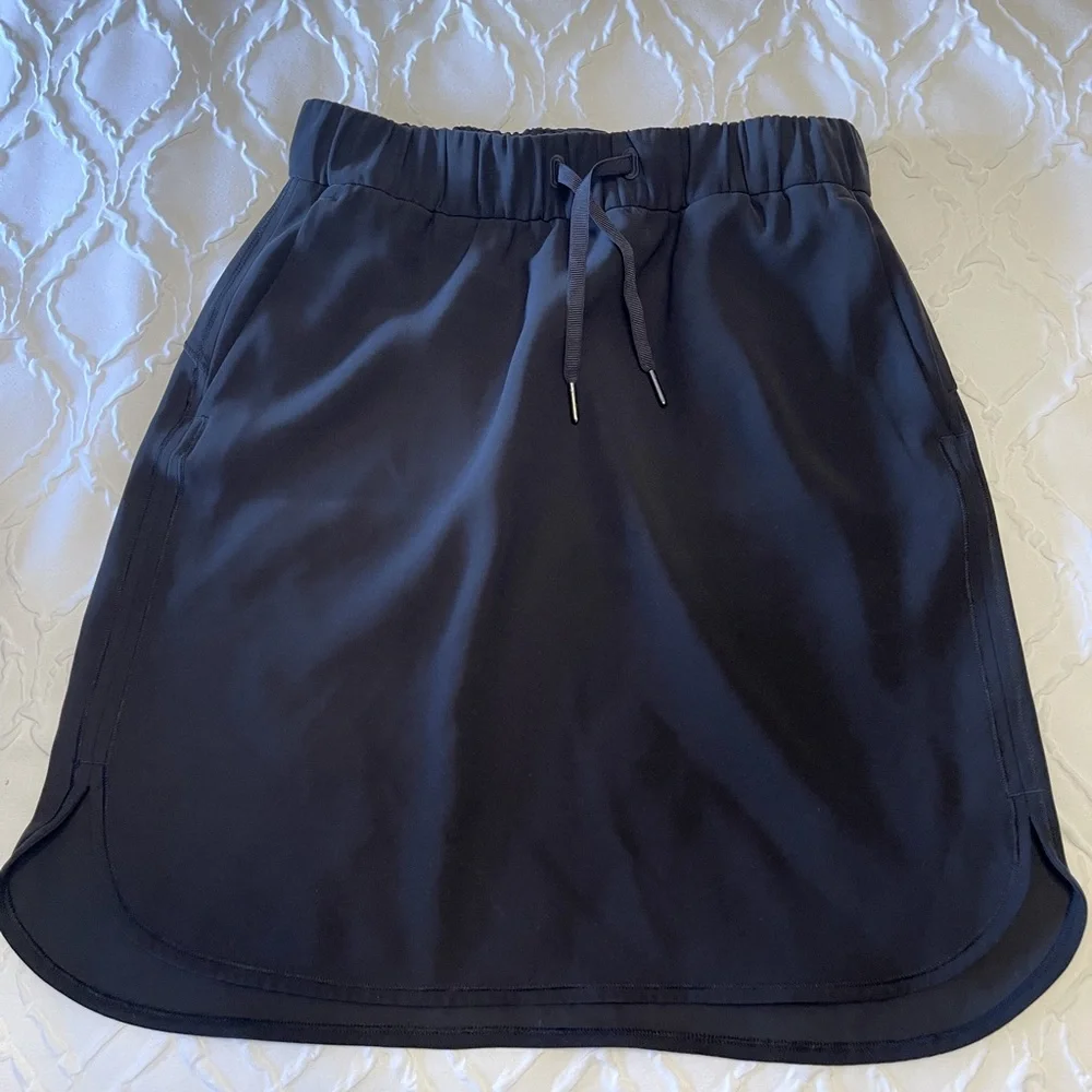 Lululemon on the fly skirt - Picture 1 of 3